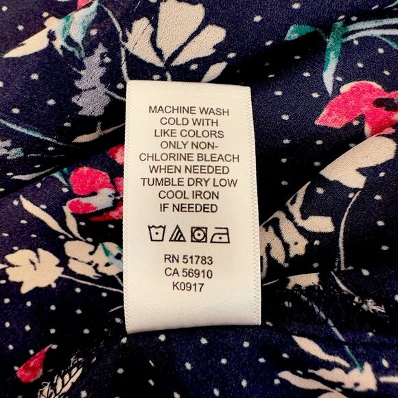 Maurices Plus Size 1 Blue Polka Dot Floral 3/4 Tab Sleeve Blouse Quarter Zip‎ - Picture 9 of 9